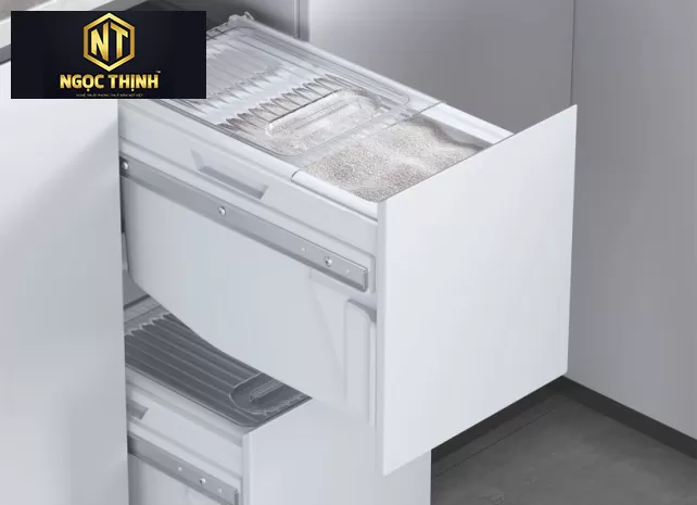 THÙNG GẠO CÁNH KÉO, RAY BI GIẢM CHẤN TẠI PHƯỚC THIỀN THÙNG GẠO CÁNH KÉO, RAY BI GIẢM CHẤN TẠI PHƯỚC THIỀN